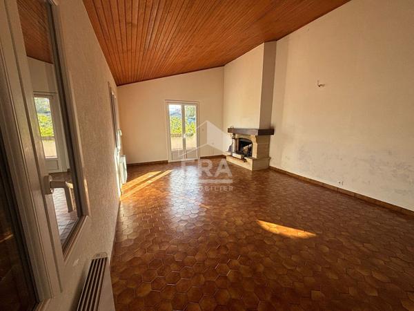 Maison de 209 m²  Borgo Centre Divisée en 3 appartements Beau potentiel