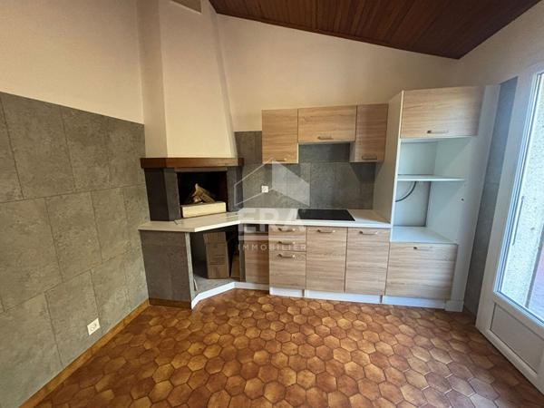 Maison de 209 m²  Borgo Centre Divisée en 3 appartements Beau potentiel