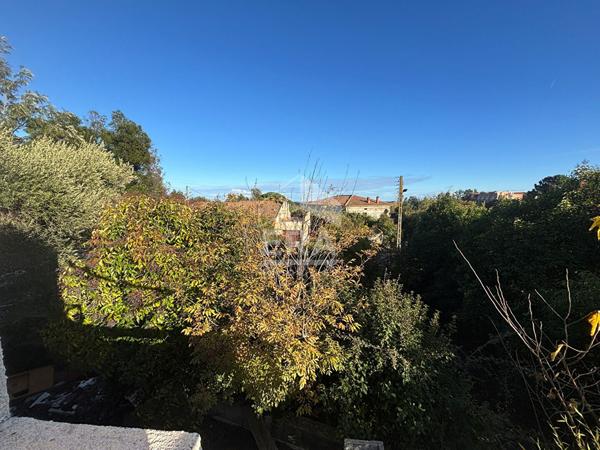 Maison de 209 m²  Borgo Centre Divisée en 3 appartements Beau potentiel