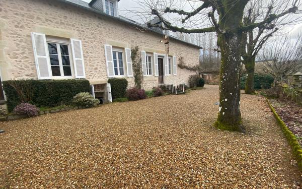 Maison à vendre    6 pièces •  Chaumard