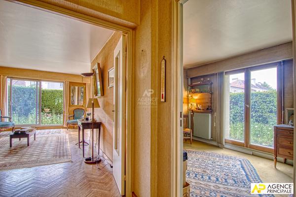 Versailles Rive-Droite Appartement 5 Pièces 113 m² avec terrasse arborée et 1 box 690 000 € **  - Référence  28100