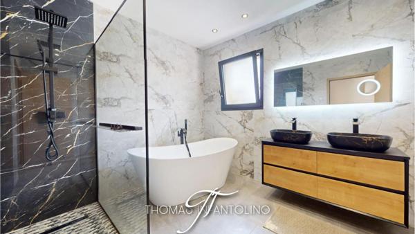 EN EXCLUSIVITE - VILLA 130 M2 - 3 CHAMBRES - SALLE DE BAIN - SALLE D'EAU - GARAGE - PISCINE