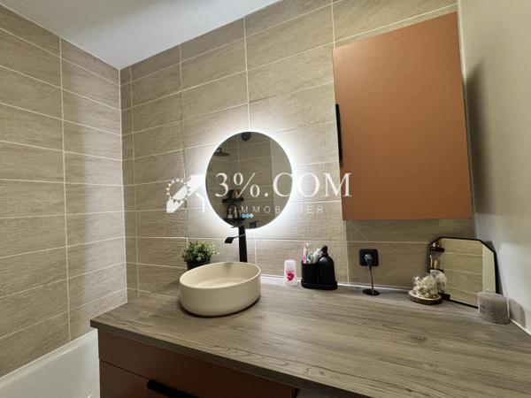 Appartement
                                                                                                                                                                                                                                                                                                                        3 pièce(s)                                                                                                                                                                                                          2 chambre(s)                                                                                                                                                                                                          66  m²