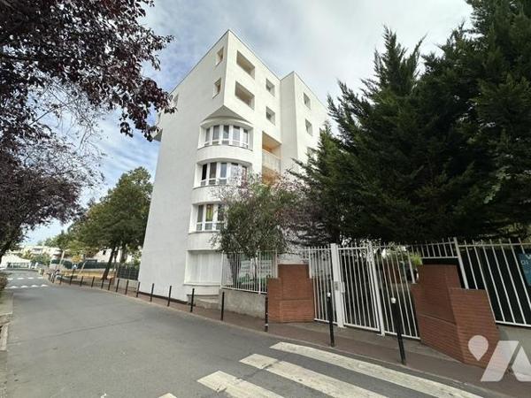 Appartement T1 de 32.47 m² (loi Carrez) avec une place de parking en sous-sol 