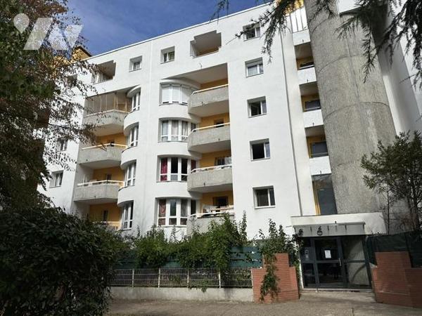 Appartement T1 de 32.47 m² (loi Carrez) avec une place de parking en sous-sol 