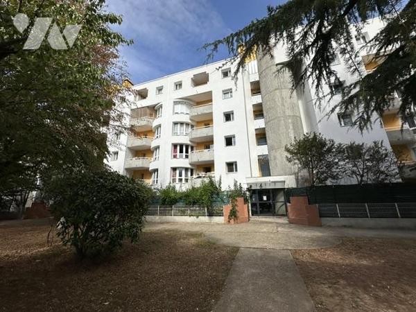 Appartement T1 de 32.47 m² (loi Carrez) avec une place de parking en sous-sol 