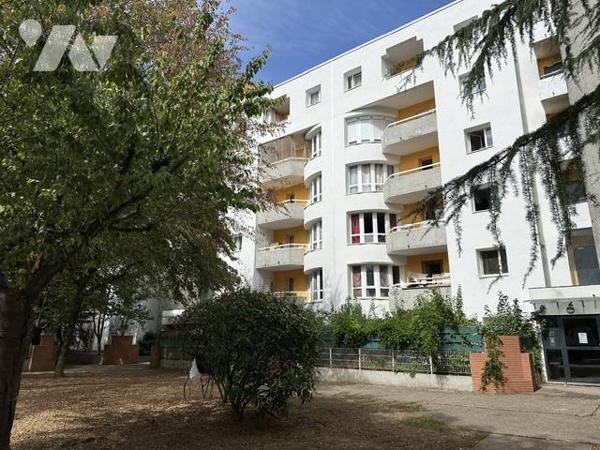 Appartement T1 de 32.47 m² (loi Carrez) avec une place de parking en sous-sol 