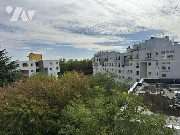 Appartement T1 de 32.47 m² (loi Carrez) avec une place de parking en sous-sol 