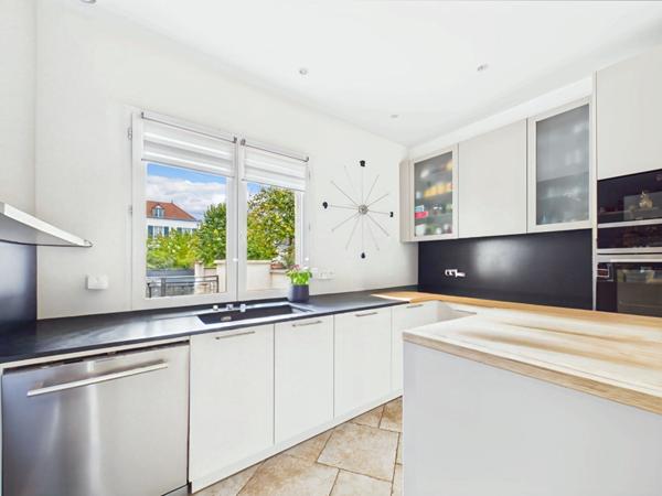 Maison Joinville Le Pont 8 pièce(s) 165 m2