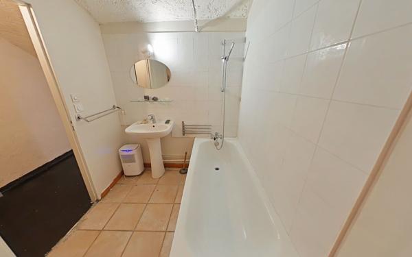 Appartement à vendre    2 pièces • 67 m2 Valence