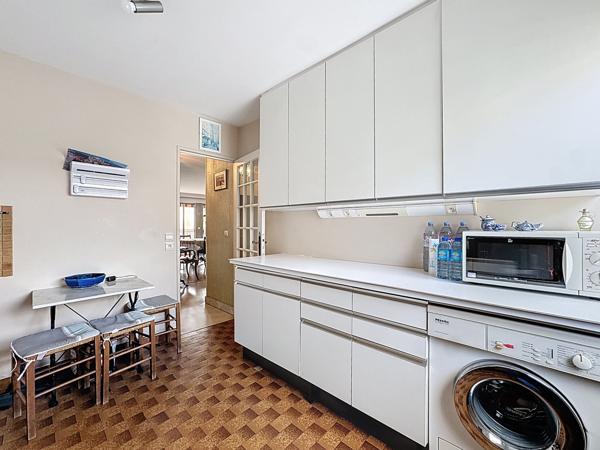 Lyon (69007) T3 83m² + GRAND BALCON + DOUBLE GARAGE (38 m²) Situé à Lyon 7e – Rue Jules Brunard