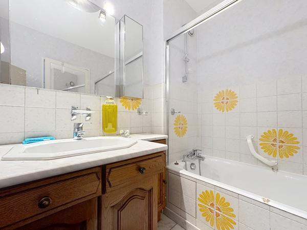 Lyon (69007) T3 83m² + GRAND BALCON + DOUBLE GARAGE (38 m²) Situé à Lyon 7e – Rue Jules Brunard