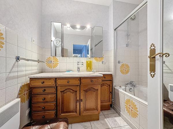 Lyon (69007) T3 83m² + GRAND BALCON + DOUBLE GARAGE (38 m²) Situé à Lyon 7e – Rue Jules Brunard