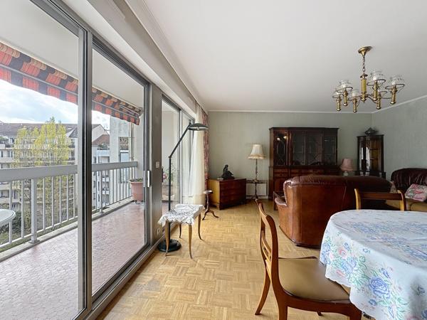 Lyon (69007) T3 83m² + GRAND BALCON + DOUBLE GARAGE (38 m²) Situé à Lyon 7e – Rue Jules Brunard