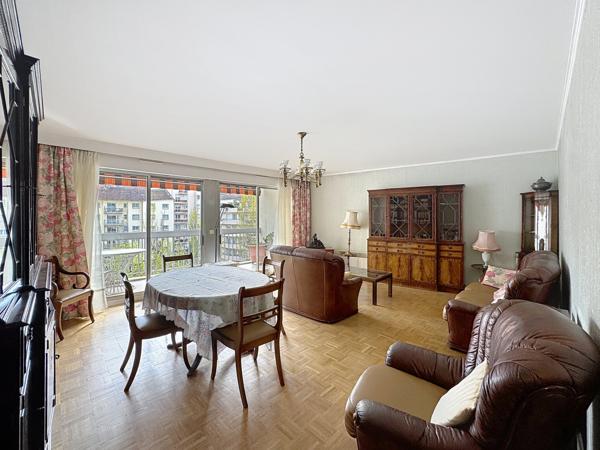 Lyon (69007) T3 83m² + GRAND BALCON + DOUBLE GARAGE (38 m²) Situé à Lyon 7e – Rue Jules Brunard