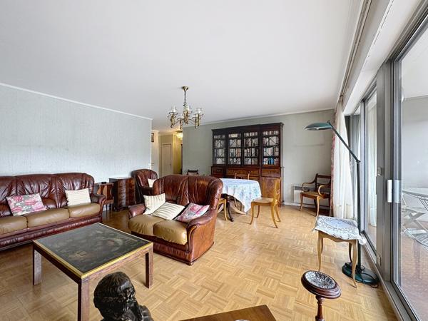 Lyon (69007) T3 83m² + GRAND BALCON + DOUBLE GARAGE (38 m²) Situé à Lyon 7e – Rue Jules Brunard