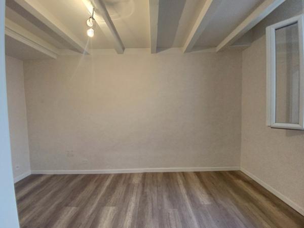 Maison
                                                                                                                                                                                                                                                                                                                        5 pièce(s)                                                                                                                                                                                                          3 chambre(s)                                                                                                                                                                                                          88  m²