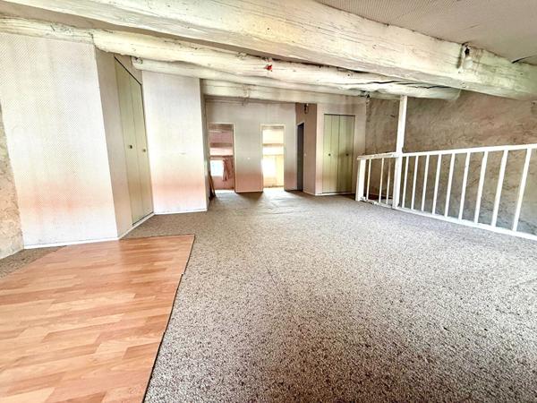 Maison de village de caractère de 220 m² avec jardin