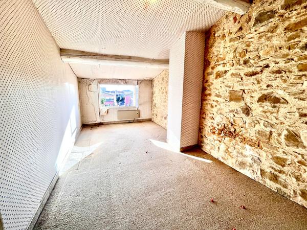 Maison de village de caractère de 220 m² avec jardin