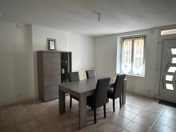 MAISON RÉNOVÉE, 2/3 CHAMBRES, GRANDE PIÈCE DE VIE, TERRASSE ET GARAGE