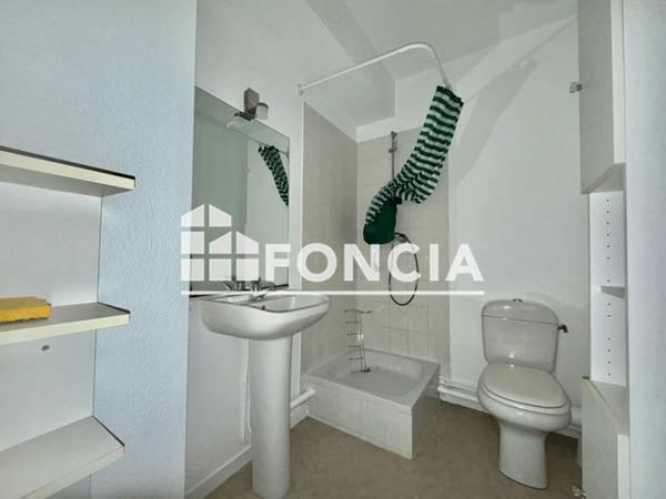 Location Studio 25.4 m² - 20 RUE DE LA SANTE Rennes 35000