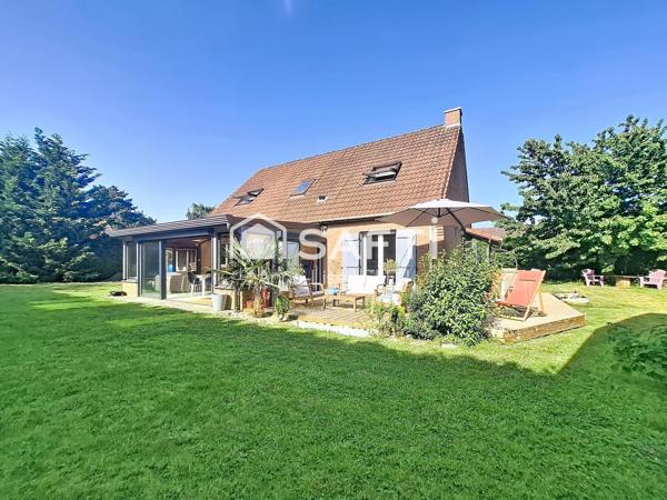 Maison familiale aux beaux volumes en secteur résidentiel