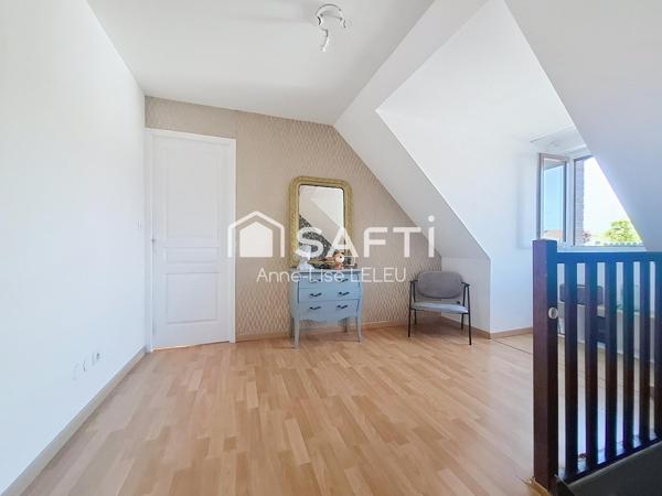 Maison familiale aux beaux volumes en secteur résidentiel