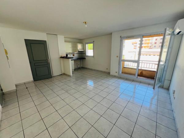 APPARTEMENT T2 (Parking+extérieur) Secteur Lycée Bon Secours