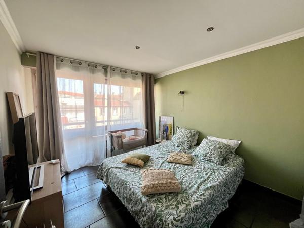 Magnifique F5 rénové par architecte avec garage en sous sol