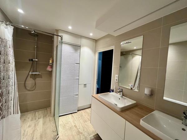 Magnifique F5 rénové par architecte avec garage en sous sol