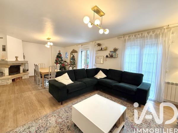 Maison à vendre 7 pièces 182 m² Le Coudray-Montceaux