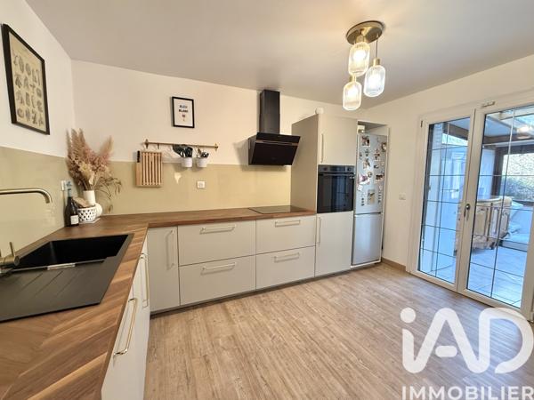 Maison à vendre 7 pièces 182 m² Le Coudray-Montceaux