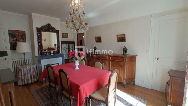 Provins maison de ville 100m² et grenier 85 m² au calme. Petit ext.