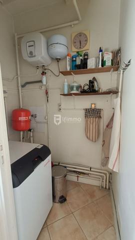 Provins maison de ville 100m² et grenier 85 m² au calme. Petit ext.