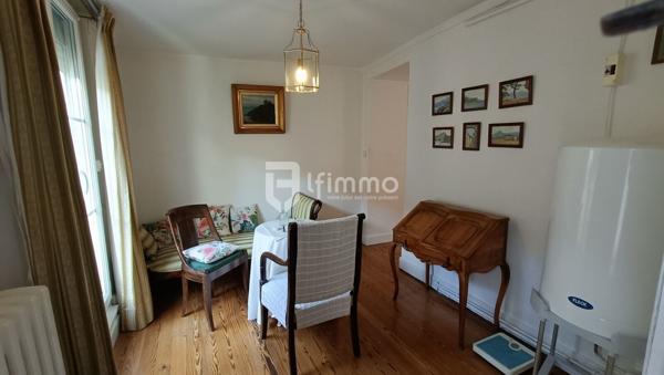 Provins maison de ville 100m² et grenier 85 m² au calme. Petit ext.