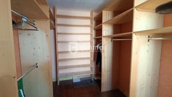 Provins maison de ville 100m² et grenier 85 m² au calme. Petit ext.