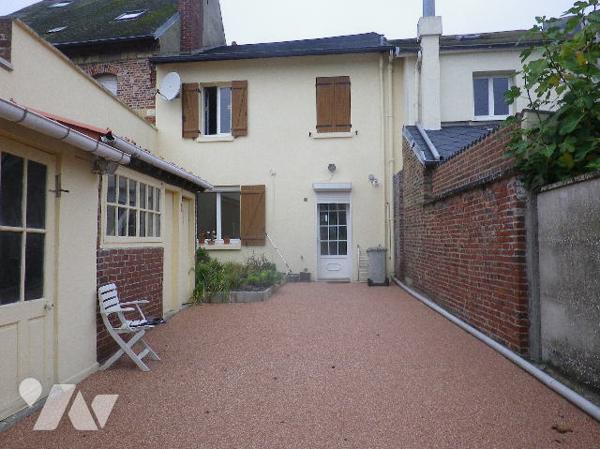 Maison située à PERONNE sur un terrain de 712m²