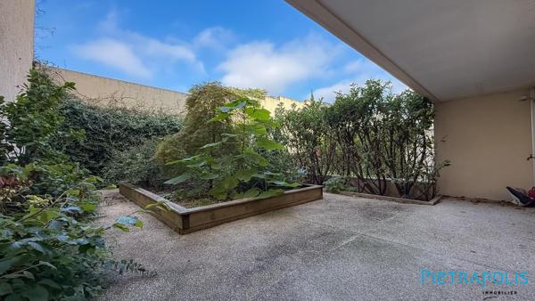 Maison de ville contemporaine  avec jardin et garage