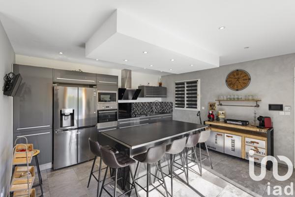 Maison à vendre 7 pièces 137 m² Vitrolles