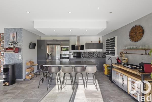 Maison à vendre 7 pièces 137 m² Vitrolles