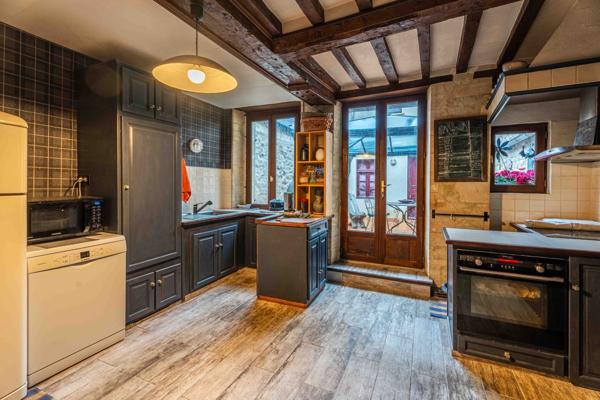 Vente Maison de luxe Bayeux 9 Pièces 338 m²