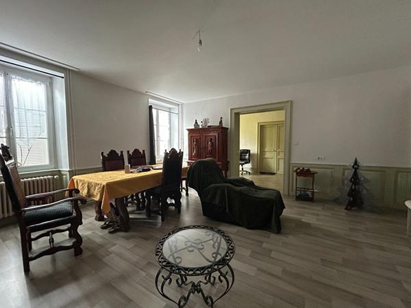 APPARTEMENT LOUE CENTRE VILLE LURE 128 M² 5PIECES