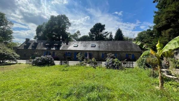 Propriete à vendre SUR 10 HA GOUAREC (22)