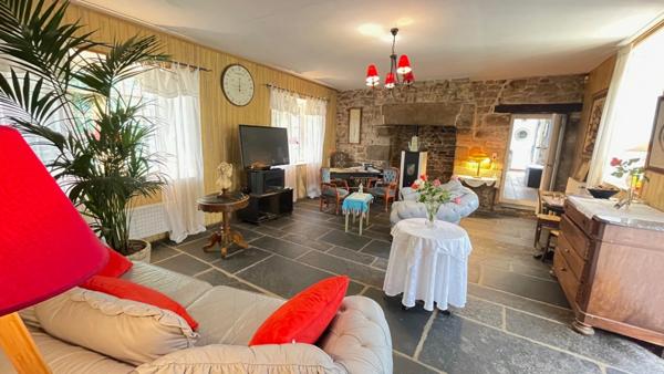 Propriete à vendre SUR 10 HA GOUAREC (22)