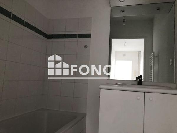 Location Appartement 3 pièces 57.3 m² - Le code d?accès du BAT 4 est : 8394 Toulouse 31200