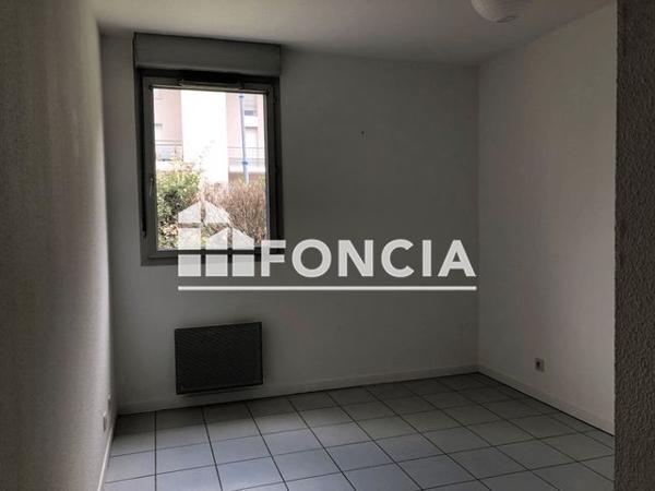 Location Appartement 3 pièces 57.3 m² - Le code d?accès du BAT 4 est : 8394 Toulouse 31200
