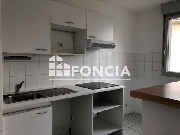 Location Appartement 3 pièces 57.3 m² - Le code d?accès du BAT 4 est : 8394 Toulouse 31200