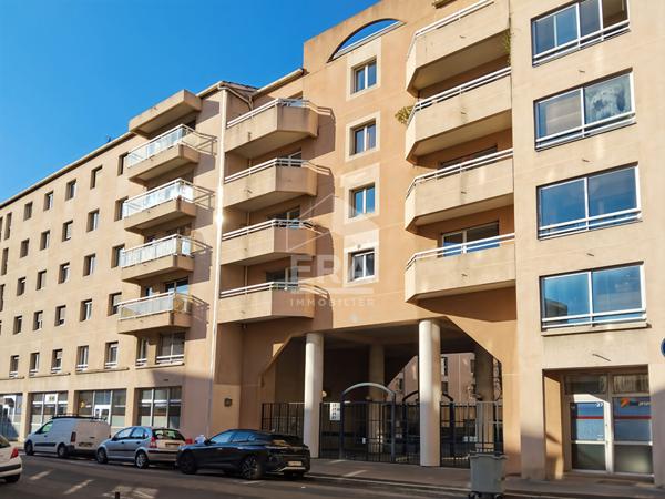 T3 traversant de 78m² avec 2 balcons