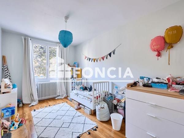 Location Appartement 5 pièces 111 m² - Caen 14000