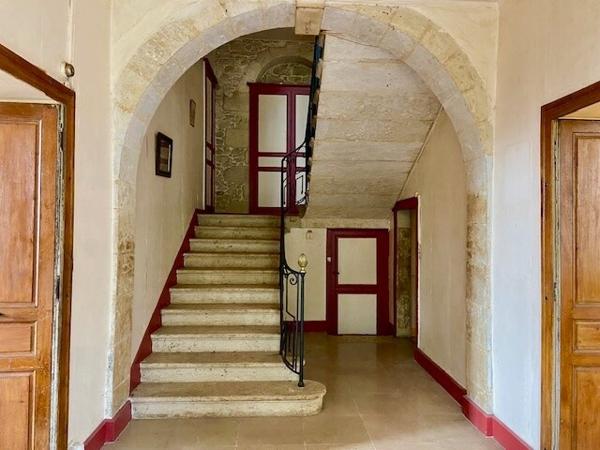 Jegun centre - Maison de maître avec jardin, garages et piscine